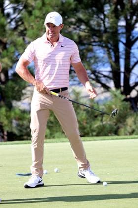 CASTLE ROCK, CO - AUGUST 24: PGA, Golf Herren golfer Rory McIlroy practices his putting on the practice range during the third round of the PGA FedExCup BMW Championship on August 24th, 2024, at Castle Pines Golf Club in Castle Rock, Colorado. (Photo by Brian Spurlock Icon Sportswire) GOLF: AUG 24 PGA FedExCup Playoffs - BMW Championship EDITORIAL USE ONLY Icon2408246