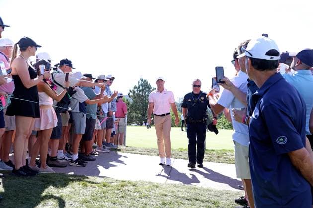 CASTLE ROCK, CO - AUGUST 24: PGA, Golf Herren golfer Rory McIlroy walks to the first tee during the third round of the PGA FedExCup BMW Championship on August 24th, 2024, at Castle Pines Golf Club in Castle Rock, Colorado. (Photo by Brian Spurlock Icon Sportswire) GOLF: AUG 24 PGA FedExCup Playoffs - BMW Championship EDITORIAL USE ONLY Icon2408249