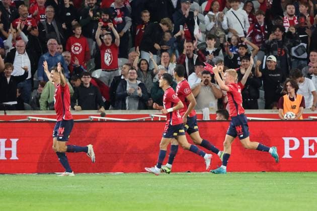 But de Thomas MEUNIER (LOSC Lille) et joie des joueurs du LOSC lors du match LOSC Lille vs Angers SCO, Ligue 1, Decathlon Arena stade Pierre Mauroy, le 24 août 2024 FOOTBALL : LOSC Lille vs Angers SCO - Ligue 1 24 08 2024 LaurentSanson Panoramic 