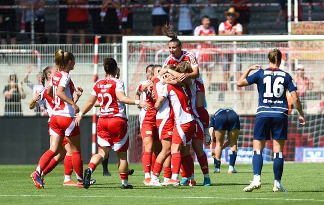 Soccer, Women, Season 2024 2025, 2 Women Bundesliga 1 Matchday , 1 FC Union Berlin Hamburger SV, f l Charleen Niesler, Eleni Markou, Katja Orschmann, Dina Orschmann, Korina Lara Janez all 1 Women, 1 FC Union , cheering after goal to 2 1, right Christin Martina Ingrid Meyer 1 Women, HSV , 24 08 2024, Copyright: xStefaniexFiebrig MatthiasxKochx