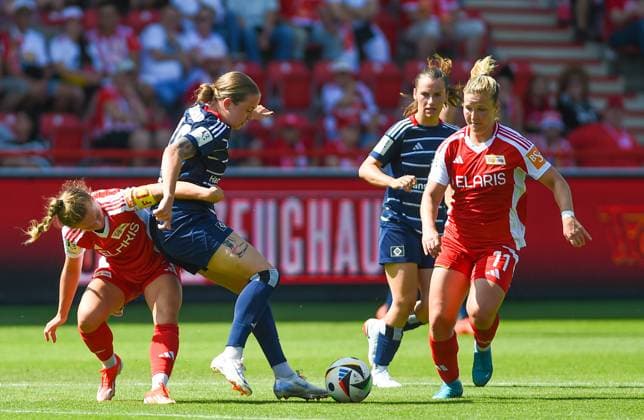 Soccer, Women, Season 2024 2025, 2 Women Bundesliga 1 Matchday , 1 FC Union Berlin Hamburger SV, v l Lisa Heiseler 1 Women, 1 FC Union , Dana Celine Marquardt 1 Women, HSV , Dina Orschmann 1 Women, 1 FC Union , 24 08 2024, Copyright: xStefaniexFiebrig MatthiasxKochx