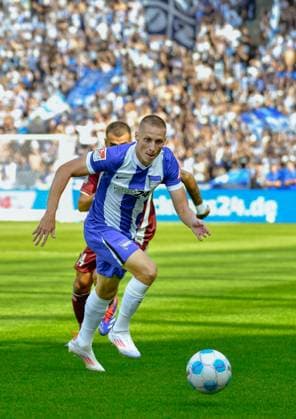 Soccer 2 Bundesliga, Hertha BSC Berlin Jahn Regensburg 24 08 2024, xdanx, Soccer 2 Bundesliga, Hertha BSC Berlin Jahn Regensburg emspor, v l Robin Ziegele SSV Jahn Regensburg 14 ,Palko Dardai Hertha BSC 20 ,duel, duel, fight, tackle DFL DFB REGULATIONS PROHIBIT ANY USE OF PHOTOGRAPHS as IMAGE SEQUENCES and or QUASI VIDEO Daniel Lakomski Mix1Press Berlin Olympiastadion Berlin Germany DEU Copyright: xDanielxLakomskix