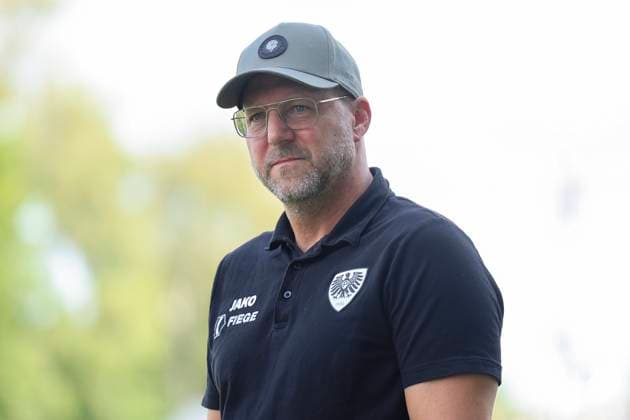 Coach Sascha Hildmann SC Preussen Muenster looks on, 2 Bundesliga, Preußen Münster vs 1 FC Kaiserslautern, Preußenstadion on August 24, 2024 in Münster, Germany Photo by Marco Steinbrenner DeFodi Images Coach Sascha Hildmann SC Preussen Muenster looks on, 2 Bundesliga, Preußen Münster vs 1 FC Kaiserslautern, Preußenstadion, August 24, 2024 in Münster, Germany Photo by Marco Steinbrenner DeFodi Images DFB DFL REGULATIONS PROHIBIT ANY USE OF PHOTOGRAPHS AS IMAGE SEQUENCES AND OR QUASI VIDEO Defodi 700 scp fcK 20240824 102 Defodi-700 DFB DFL REGULATIONS PROHIBIT ANY USE OF PHOTOGRAPHS AS IMAGE SEQUENCES AND OR QUASI-VIDEO.