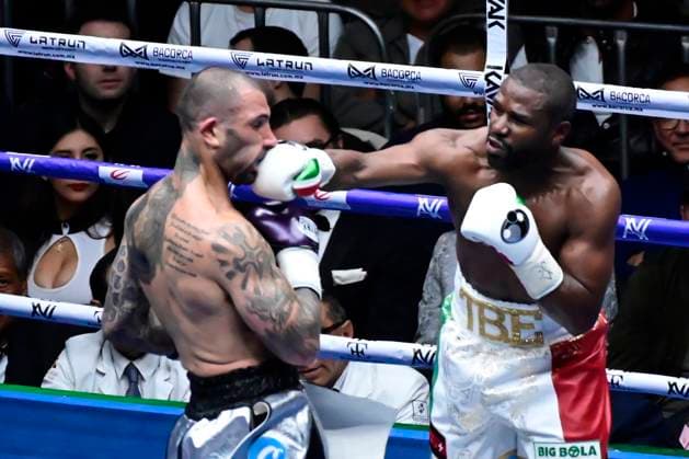 Boxing, Floyd Mayweather Jr. defeats John Gotti III in Mexico City