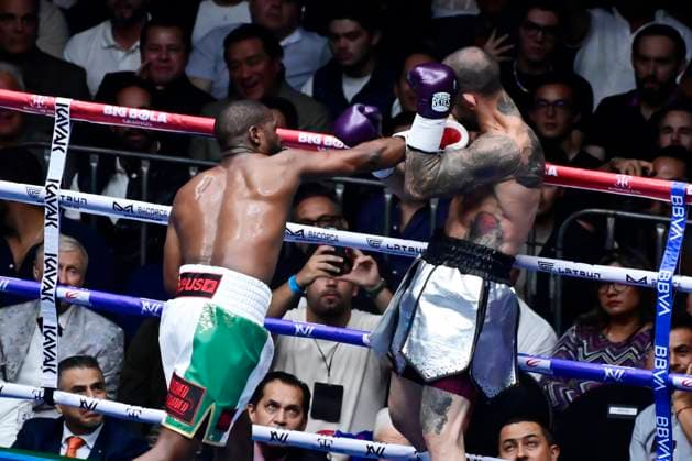 August 24, 2024, Mexico City, Ciudad de Mexico, Mexico: Boxer Floyd Mayweather Jr. of United States and boxer John Gotti III of United States exchange punches during an exhibition fight at Arena Ciudad de Mexico. Mexico City Mexico - ZUMAe321 20240824_zsa_e321_018 Copyright: xCarlosxTischler xEyepixxGroupx