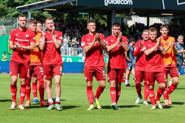 The players of 1 FC Kaiserslautern clap their hands and celebrate the away win, 2 Bundesliga, Preußen Münster vs 1 FC Kaiserslautern, Preußenstadion, August 24, 2024 in Münster, Germany Photo by Marco Steinbrenner DeFodi Images The players of 1 FC Kaiserslautern clap their hands and celebrate the away win, 2 Bundesliga, Preußen Münster vs 1 FC Kaiserslautern, Preußenstadion, August 24, 2024 in Münster, Germany Photo by Marco Steinbrenner DeFodi Images DFB DFL REGULATIONS PROHIBIT ANY USE OF PHOTOGRAPHS AS IMAGE SEQUENCES AND OR QUASI VIDEO Defodi 700 scp fcK 20240824 193 Defodi-700 DFB DFL REGULATIONS PROHIBIT ANY USE OF PHOTOGRAPHS AS IMAGE SEQUENCES AND OR QUASI-VIDEO.