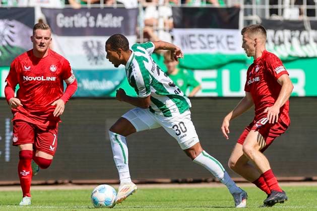 Marlon Ritter 1 FC Kaiserslautern , Etienne Amenyido SC Preussen Muenster and Tobias Raschl 1 FC Kaiserslautern battle for the ball, 2 Bundesliga, Preußen Münster vs 1 FC Kaiserslautern, Preußenstadion on August 24, 2024 in Münster, Germany Photo by Marco Steinbrenner DeFodi Images Marlon Ritter 1 FC Kaiserslautern , Etienne Amenyido SC Preussen Muenster and Tobias Raschl 1 FC Kaiserslautern battle for the ball, 2 Bundesliga, Preußen Münster vs 1 FC Kaiserslautern, Preußenstadion, August 24, 2024 in Münster, Germany Photo by Marco Steinbrenner DeFodi Images DFB DFL REGULATIONS PROHIBIT ANY USE OF PHOTOGRAPHS AS IMAGE SEQUENCES AND OR QUASI VIDEO Defodi 700 scp fcK 20240824 216 Defodi-700 DFB DFL REGULATIONS PROHIBIT ANY USE OF PHOTOGRAPHS AS IMAGE SEQUENCES AND OR QUASI-VIDEO.