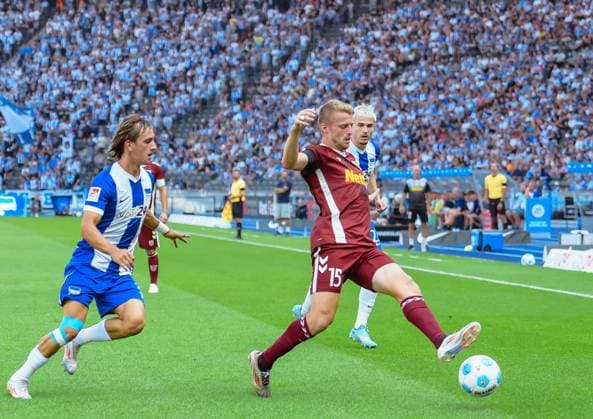 Soccer 2 Bundesliga, Hertha BSC Berlin Jahn Regensburg 24 08 2024, xdanx, Soccer 2 Bundesliga, Hertha BSC Berlin Jahn Regensburg emspor, v l Michal Karbownik Hertha BSC 33 ,Sebastian Ernst SSV Jahn Regensburg 15 ,Marten Winkler Hertha BSC 22 ,duel, duel, fight, tackle DFL DFB REGULATIONS PROHIBIT ANY USE OF PHOTOGRAPHS as IMAGE SEQUENCES and or QUASI VIDEO Daniel Lakomski Mix1Press Berlin Olympiastadion Berlin Germany DEU Copyright: xDanielxLakomskix