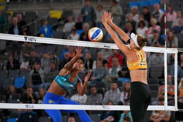 Hamburg, Germany, August 25th 2024: Svenja Mueller ( Germany ) Thamela ( Brasil ) during the Elite 16 Beachvolleyball Tournament 2024 at Stadium Am Rothenbaum in Hamburg, GERMANY. (Julia Kneissl SPP) Copyright: xJuliaxKneisslx xSPPx spp-en-JuKnSp-JK_09176.jpeg