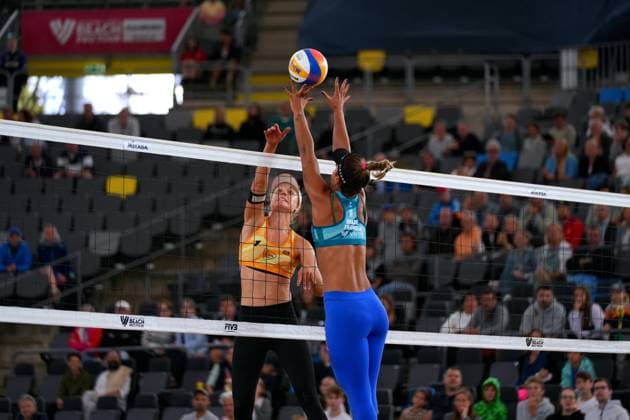 Hamburg, Germany, August 25th 2024: Svenja Mueller ( Germany ) Thamela ( Brasil ) during the Elite 16 Beachvolleyball Tournament 2024 at Stadium Am Rothenbaum in Hamburg, GERMANY. (Julia Kneissl SPP) Copyright: xJuliaxKneisslx xSPPx spp-en-JuKnSp-JK_09235.jpeg