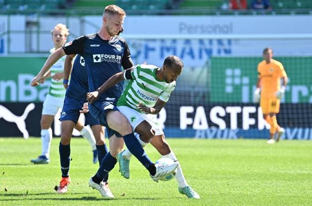 24 08 2024 Soccer Season 2024 2025 2 Soccer Bundesliga 03 Matchday SpVgg Greuther Fürth Kleeblatt SC Paderborn 07 SCP Sportfoto Zink xwoxzix DFL regulations prohibit any use of photographs as image sequences and or quasi video only for editorial use Tjark Scheller 25, SC Paderborn 07 Julian Green 37, SpVgg Greuther Fürth