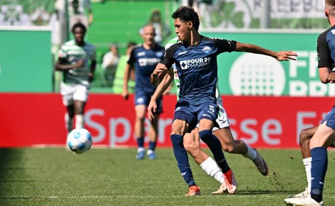 24 08 2024 Soccer Season 2024 2025 2 Soccer Bundesliga 03 Matchday SpVgg Greuther Fürth Kleeblatt SC Paderborn 07 SCP Sportfoto Zink xwoxzix DFL regulations prohibit any use of photographs as image sequences and or quasi video only for editorial use Santiago Castaneda 5, SC Paderborn 07