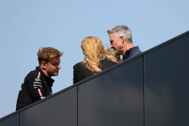 25 08 2024, xsvx, Motorsport FIA Formula 1, Dutch Grand Prix 2024 emspor, f l substitute driver Mick Schumacher Mercedes AMG Petronas Corinna Schumacher and Ralf Schumacher Sabine Kehm discuss FIA REGULATIONS PROHIBIT ANY USE OF PHOTOGRAPHS as IMAGE SEQUENCES and or QUASI VIDEO Zandvoort
