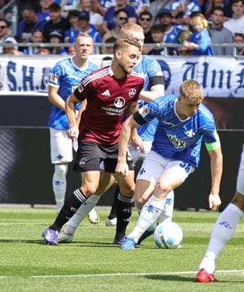 25 08 2024 Soccer Season 2024 2025 2 Soccer Bundesliga 03 Matchday SV Darmstadt 98 SVD D98 Lilien 1 FC Nürnberg FCN Club Sportfoto Zink DaMa xdaxmax DFL regulations prohibit any use of photographs as image sequences and or quasi video only for editorial use Lukas Schleimer 36, 1 FC Nürnberg FCN Clemens Riedel 38, SV Darmstadt 98 D98 SV98