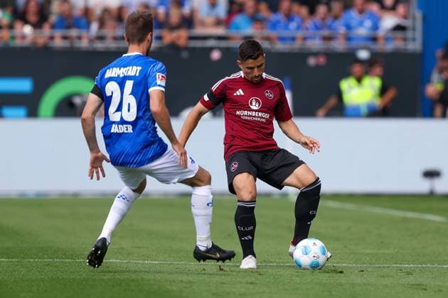 2024 08 25 xJFAx Soccer 2 Bundesliga 3 Matchday Season 2024 25, SV Darmstadt 98 1 FC Nürnberg v l , Matthias Bader SV Darmstadt 98 , Robin Knoche 1 FC Nürnberg , Zweikampf, Action, Aktion, Battles for the Ball DFL DFB REGULATIONS PROHIBIT ANY USE OF PHOTOGRAPHS as IMAGE SEQUENCES and or QUASI VIDEO Copyright: JoaquimxFerreira
