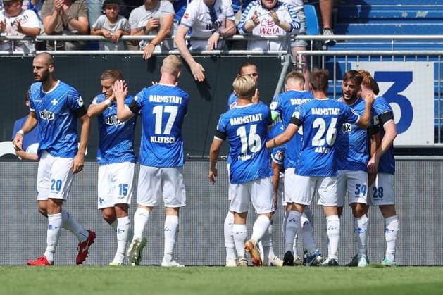 2024 08 25 xJFAx Soccer 2 Bundesliga 3 Matchday Season 2024 25, SV Darmstadt 98 1 FC Nürnberg v l , Torjubel, Goal celebration, celebrate the goal SV Darmstadt 98 DFL DFB REGULATIONS PROHIBIT ANY USE OF PHOTOGRAPHS as IMAGE SEQUENCES and or QUASI VIDEO Copyright: JoaquimxFerreira
