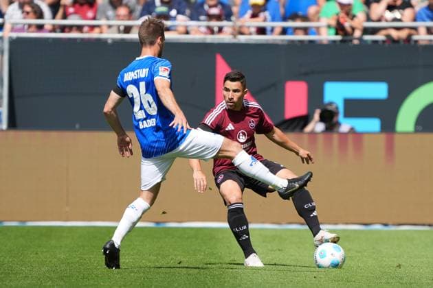 Danilo Soares 1 FC Nürnberg, 3 vs Matthias Bader SV Darmstadt 98, 26 25 08 2024 2 Bundesliga, season 24 25 SV Darmstadt 98 vs 1 FC Nürnberg, Stadion am Boellenfalltor, emonline, emspor,