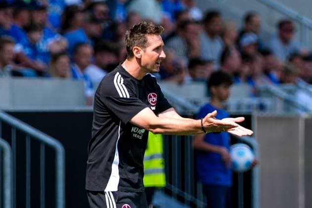 Miroslav Klose 1 FC Nuernberg, Coach gestures, GER, SV Darmstadt 98 vs 1 FC Nuernberg, Football, 2 Bundesliga, Matchday 3, Season 2024 2025, 25 08 2024 DFL REGULATIONS PROHIBIT ANY USE OF PHOTOGRAPHS as IMAGE SEQUENCES and or QUASI VIDEO GER, SV Darmstadt 98 vs 1 FC Nuernberg Football, 2 Bundesliga, Matchday 3, Season 2024 2025, 25 08 2024 Darmstadt Copyright: xEibner-Pressefoto FlorianxWieganx EP_FWD