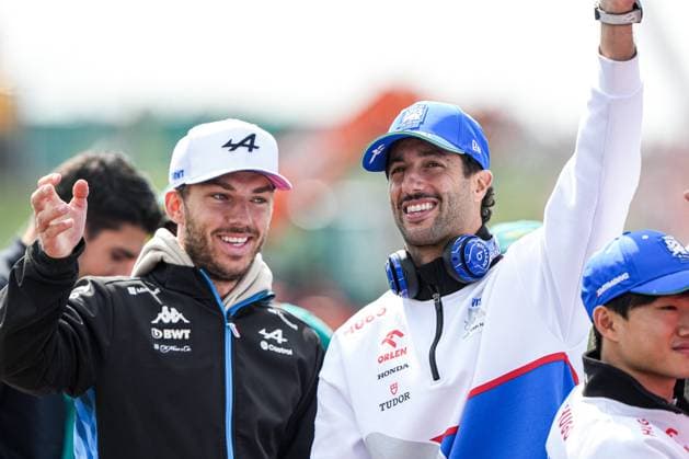 2024-08-25 F1 - Heineken Dutch GP - Drivers Parade ZANDVOORT, NETHERLANDS - AUGUST 25: Daniel Ricciardo of RB waving during the Drivers Parade during F1 - Heineken Dutch GP on August 25, 2024 in Zandvoort, Netherlands. Zandvoort Netherlands Content not available for redistribution in The Netherlands directly or indirectly through any third parties. Copyright: xAndrexWeeningx