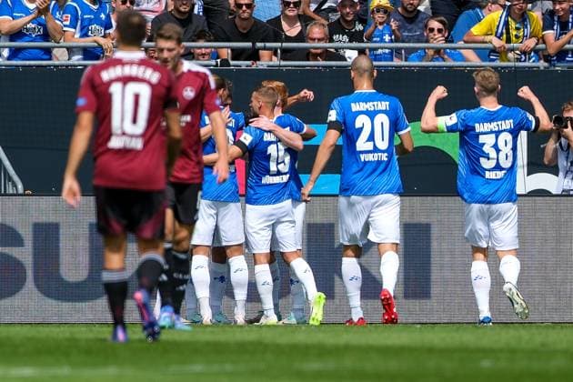Isac Lidberg SV Darmstadt 98, 07 and team celebrate the goal for 1 0, GER, SV Darmstadt 98 vs 1 FC Nuernberg, Football, 2 Bundesliga, Matchday 3, Season 2024 2025, 25 08 2024 DFL REGULATIONS PROHIBIT ANY USE OF PHOTOGRAPHS as IMAGE SEQUENCES and or QUASI VIDEO GER, SV Darmstadt 98 vs 1 FC Nuernberg Football, 2 Bundesliga, Matchday 3, Season 2024 2025, 25 08 2024 Darmstadt Copyright: xEibner-Pressefoto FlorianxWieganx EP_FWD