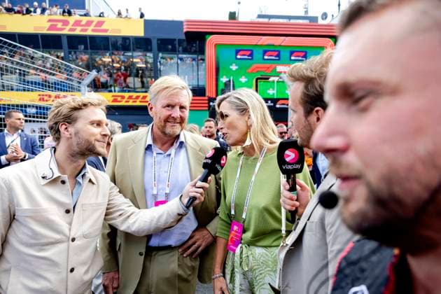 ZANDVOORT - King Willem-Alexander and Queen Maxima on the grid during the F1 Grand Prix of the Netherlands at the Circuit of Zandvoort. ANP SEM VAN DER WAL xVIxANPxSportx xxANPxIVx 506718293 originalFilename: 506718293.jpg