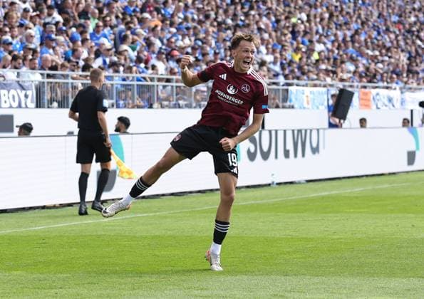 25 08 2024 Soccer Season 2024 2025 2 Soccer Bundesliga 03 Matchday SV Darmstadt 98 SVD D98 Lilien 1 FC Nürnberg FCN Club Sportfoto Zink DaMa xdaxmax DFL regulations prohibit any use of photographs as image sequences and or quasi video only for editorial use Jubel Freude Torjubel nach Tor zum 1 1 Michael Sevcik 19, 1 FC Nürnberg FCN jubelt freut sich Torschütze Michael Sevcik 19, 1 FC Nürnberg FCN