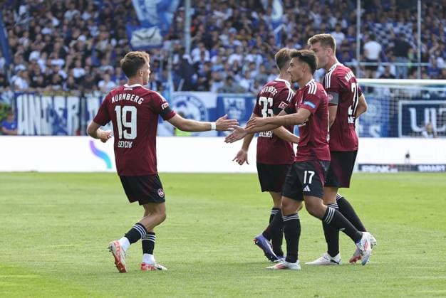25 08 2024 Soccer Season 2024 2025 2 Soccer Bundesliga 03 Matchday SV Darmstadt 98 SVD D98 Lilien 1 FC Nürnberg FCN Club Sportfoto Zink DaMa xdaxmax DFL regulations prohibit any use of photographs as image sequences and or quasi video only for editorial use Jubel Freude Torjubel nach Tor zum 1 1 Michael Sevcik 19, 1 FC Nürnberg FCN und Mannschaft Team jubelt freut sich Torschütze Michael Sevcik 19, 1 FC Nürnberg FCN