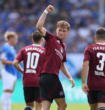 25 08 2024, xdcx, Fußball 2 Bundesliga, SV Darmstadt 98 1 FC Nürnberg, emonline, emspor, despor, v l , Torjubel zum 1 1 durch Michal Sevcik 1 FC Nürnberg , Goal celebration, celebrate the goal DFL DFB REGULATIONS PROHIBIT ANY USE OF PHOTOGRAPHS AS IMAGE SEQUENCES AND OR QUASI VIDEO Copyright: HMBxMedia Claus
