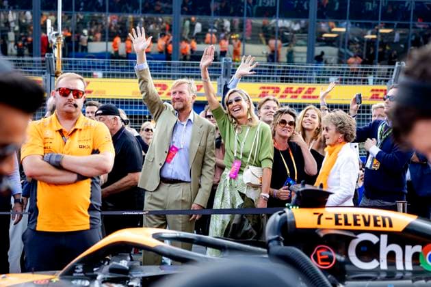 ZANDVOORT - King Willem-Alexander, Queen Maxima, Prince Claus-Casimir, Princess Alexia and Princess Margriet on the grid prior to the F1 Grand Prix of the Netherlands at the Circuit of Zandvoort. ANP REMKO DE WAAL xVIxANPxSportx xxANPxIVx 506719456 originalFilename: 506719456.jpg