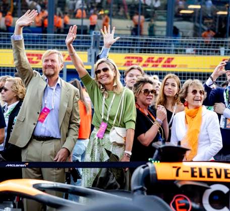 ZANDVOORT - King Willem-Alexander, Queen Maxima, Prince Claus-Casimir, Princess Alexia and Princess Margriet on the grid prior to the F1 Grand Prix of the Netherlands at the Circuit of Zandvoort. ANP REMKO DE WAAL xVIxANPxSportx xxANPxIVx 506719701 originalFilename: 506719701.jpg