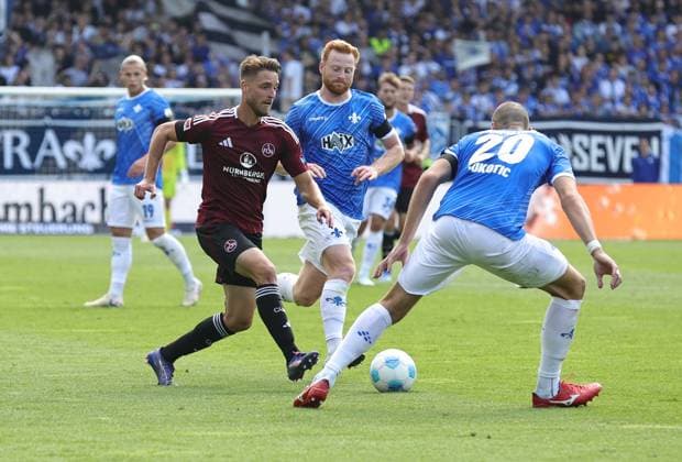 25 08 2024 Soccer Season 2024 2025 2 Soccer Bundesliga 03 Matchday SV Darmstadt 98 SVD D98 Lilien 1 FC Nürnberg FCN Club Sportfoto Zink DaMa xdaxmax DFL regulations prohibit any use of photographs as image sequences and or quasi video only for editorial use Lukas Schleimer 36, 1 FC Nürnberg FCN Aleksandar Vukotic 20, SV Darmstadt 98 D98 SV98