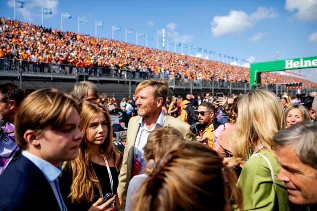 ZANDVOORT - King Willem-Alexander, Queen Maxima, Prince Claus-Casimir, Princess Alexia on the grid prior to the F1 Grand Prix of the Netherlands at the Circuit of Zandvoort. ANP REMKO DE WAAL xVIxANPxSportx xxANPxIVx 506719961 originalFilename: 506719961.jpg