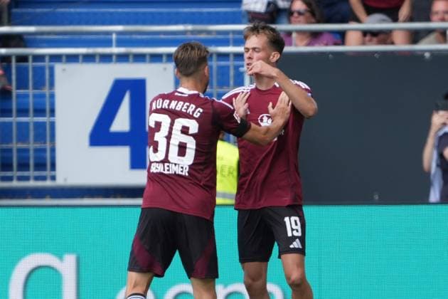 celebrate the goal, goal celebration for 1 1 Michal Sevcik 1 FC Nuremberg, 19 with Lukas Schleimer 1 FC Nuremberg, 36 25 08 2024 2 Bundesliga, season 24 25 SV Darmstadt 98 vs 1 FC Nuremberg, Stadion am Boellenfalltor, emonline, emspor,