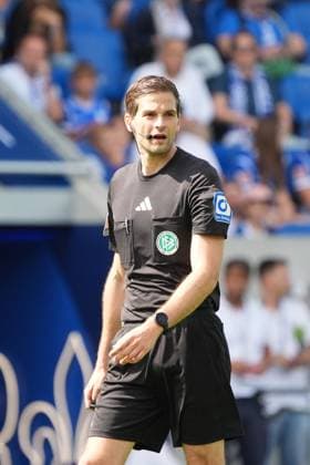 Referee Dr Max Burda 25 08 2024 2 Bundesliga, Season 24 25 SV Darmstadt 98 vs 1 FC Nürnberg, Stadion am Boellenfalltor, emonline, emspor,