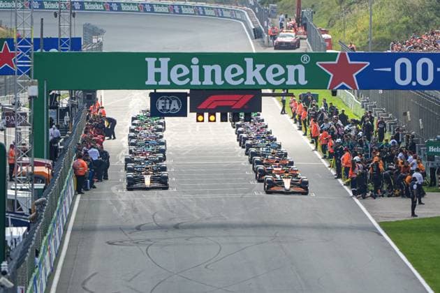 2024-08-25 F1 - Heineken Dutch GP - Grand Prix Race ZANDVOORT, NETHERLANDS - AUGUST 25: Max Verstappen of Red Bull Racing, Lando Norris of McLaren, Charles Leclerc of Ferrari, Lewis Hamilton of Mercedes, Carlos Sainz of Ferrari, Oscar Piastri of McLaren, Sergio Perez of Red Bull Racing, George Russell of Mercedes, Fernando Alonso of Aston Martin, Lance Stroll of Aston Martin, Nico Hulkenberg of Haas, Yuki Tsunoda of RB, Daniel Ricciardo of RB, Oliver Bearman of Ferrari, Pierre Gasly of Alpine, Kevin Magnussen of Haas, Esteban Ocon of Alpine, Alexander Albon of Williams, Zhou Guanyu of Kick Sauber, Logan Sargeant of Williams, Valtteri Bottas of Kick Sauber competing in the Grand Prix Race during F1 - Heineken Dutch GP on August 25, 2024 in Zandvoort, Netherlands. Zandvoort Netherlands Content not available for redistribution in The Netherlands directly or indirectly through any third parties. Copyright: xAndrexWeeningx