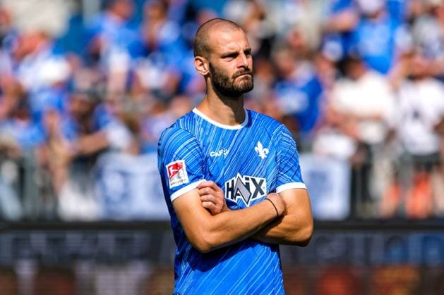 Aleksandar Vukotic SV Darmstadt 98, 20 is disappointed about draw, GER, SV Darmstadt 98 vs 1 FC Nuernberg, Football, 2 Bundesliga, Matchday 3, Season 2024 2025, 25 08 2024 DFL REGULATIONS PROHIBIT ANY USE OF PHOTOGRAPHS as IMAGE SEQUENCES and or QUASI VIDEO GER, SV Darmstadt 98 vs 1 FC Nuernberg Football, 2 Bundesliga, Matchday 3, Season 2024 2025, 25 08 2024 Darmstadt Copyright: xEibner-Pressefoto FlorianxWieganx EP_FWD