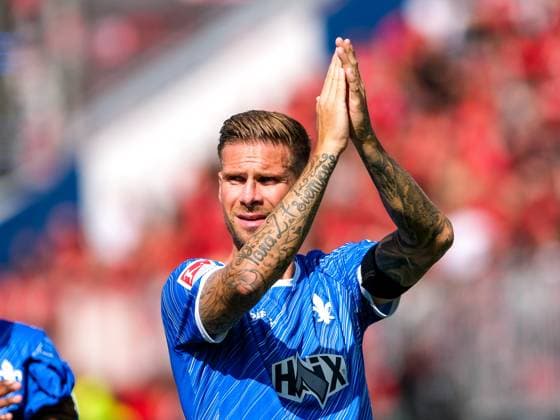 Tobias Kempe SV Darmstadt 98, 11 thanks the fans, GER, SV Darmstadt 98 vs 1 FC Nuernberg, Football, 2 Bundesliga, Matchday 3, Season 2024 2025, 25 08 2024 DFL REGULATIONS PROHIBIT ANY USE OF PHOTOGRAPHS as IMAGE SEQUENCES and or QUASI VIDEO GER, SV Darmstadt 98 vs 1 FC Nuernberg Football, 2 Bundesliga, Matchday 3, Season 2024 2025, 25 08 2024 Darmstadt Copyright: xEibner-Pressefoto FlorianxWieganx EP_FWD