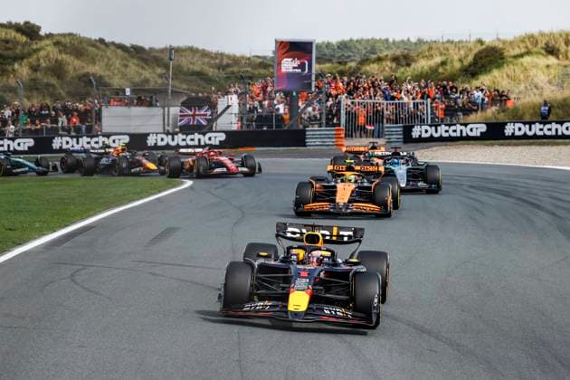 Start, 1 Max Verstappen NLD, Oracle Red Bull Racing , 4 Lando Norris GBR, McLaren Formula 1 Team , F1 Grand Prix of the Netherlands at Circuit Zandvoort on August 25, 2024 in Zandvoort, Netherlands Photo by HOCH ZWEI Zandvoort Netherlands