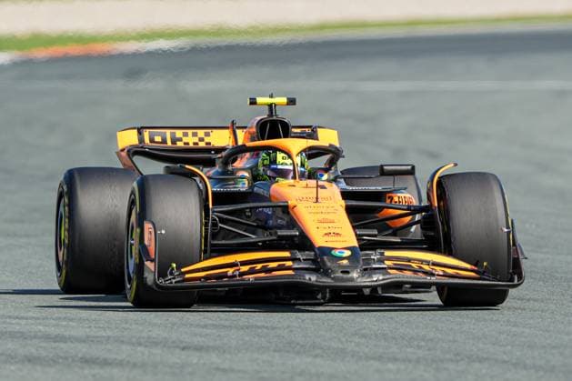 2024-08-25 F1 - Heineken Dutch GP - Grand Prix Race ZANDVOORT, NETHERLANDS - AUGUST 25: Lando Norris of McLaren competing in the Grand Prix Race during F1 - Heineken Dutch GP on August 25, 2024 in Zandvoort, Netherlands. Zandvoort Netherlands Content not available for redistribution in The Netherlands directly or indirectly through any third parties. Copyright: xAndrexWeeningx
