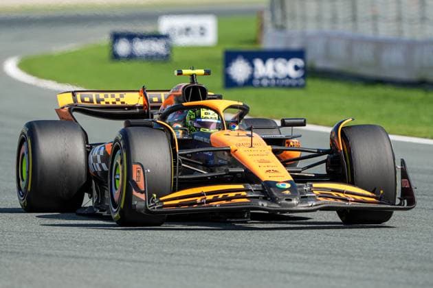 2024-08-25 F1 - Heineken Dutch GP - Grand Prix Race ZANDVOORT, NETHERLANDS - AUGUST 25: Lando Norris of McLaren competing in the Grand Prix Race during F1 - Heineken Dutch GP on August 25, 2024 in Zandvoort, Netherlands. Zandvoort Netherlands Content not available for redistribution in The Netherlands directly or indirectly through any third parties. Copyright: xAndrexWeeningx