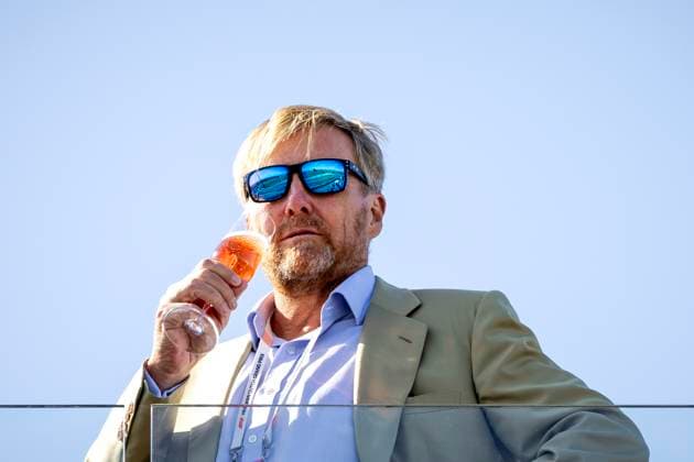 ZANDVOORT - King Willem-Alexander during the F1 Grand Prix of the Netherlands at the Circuit of Zandvoort. ANP REMKO DE WAAL xVIxANPxSportx xxANPxIVx 506725291 originalFilename: 506725291.jpg