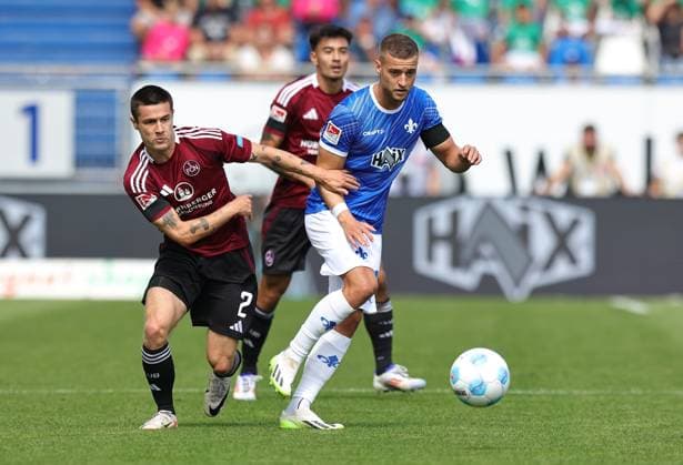 25 08 2024 Soccer Season 2024 2025 2 Soccer Bundesliga 03 Matchday SV Darmstadt 98 SVD D98 Lilien 1 FC Nürnberg FCN Club Sportfoto Zink DaMa xdaxmax DFL regulations prohibit any use of photographs as image sequences and or quasi video only for editorial use Oliver Villadsen 2, 1 FC Nürnberg FCN Fabian Nürnberger Nuernberger 15, SV Darmstadt 98 D98 SV98