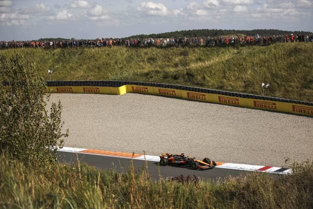 81 PIASTRI Oscar (aus), McLaren F1 Team MCL38, action during the Formula 1 Heineken Dutch Grand Prix 2024, 15th round of the 2024 Formula One World Championship, WM, Weltmeisterschaft from August 23 to 25, 2024 on the Circuit Zandvoort, in Zandvoort, Netherlands - F1 - DUTCH GRAND PRIX 2024 DPPI Panoramic  240825_R15_OLANDA_DP_XB3_6579_