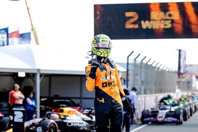 ZANDVOORT - Lando Norris (McLaren) cheers after the F1 Grand Prix of the Netherlands at the Circuit of Zandvoort. ANP REMKO DE WAAL xVIxANPxSportx xxANPxIVx 506727162 originalFilename: 506727162.jpg