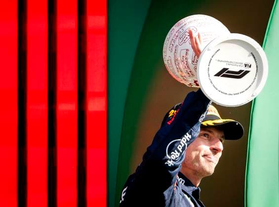ZANDVOORT - Max Verstappen (Red Bull Racing) on the podium after the F1 Grand Prix of the Netherlands at the Circuit of Zandvoort. ANP SEM VAN DER WAL xVIxANPxSportx xxANPxIVx 506728338 originalFilename: 506728338.jpg