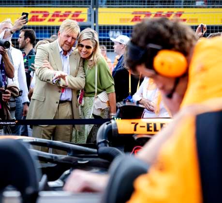 ZANDVOORT - King Willem-Alexander, Queen Maxima, Prince Claus-Casimir, Princess Alexia and Princess Margriet on the grid prior to the F1 Grand Prix of the Netherlands at the Circuit of Zandvoort. ANP REMKO DE WAAL xVIxANPxSportx xxANPxIVx 506728561 originalFilename: 506728561.jpg