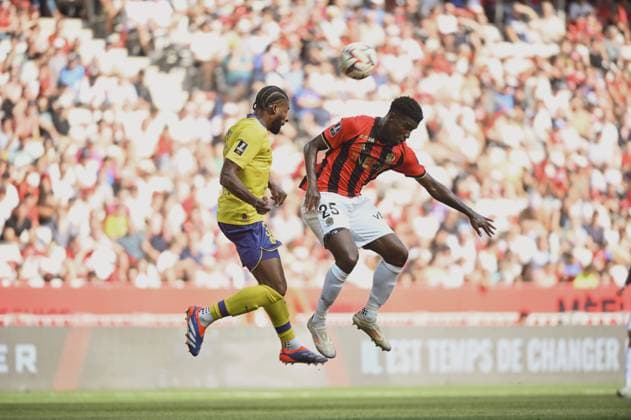 CHO Mohamed-ali (OGC Nice) and MCKENZIE Mark (TOULOUSE FC). OGC Nice vs Toulouse FC, Ligue 1 in Allianz Riviera, NICE, France, on August 25, 2024. FOOTBALL : OGC Nice vs Toulouse FC - Ligue 1 - 25 08 25 FredDides Panoramic 