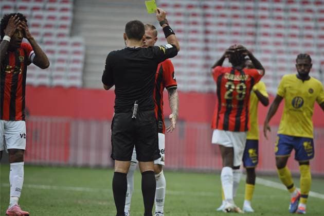 BARD Melvin (OGC Nice) received a yellow card. OGC Nice vs Toulouse FC, Ligue 1 in Allianz Riviera, NICE, France, on August 25, 2024. FOOTBALL : OGC Nice vs Toulouse FC - Ligue 1 - 25 08 25 FredDides Panoramic 