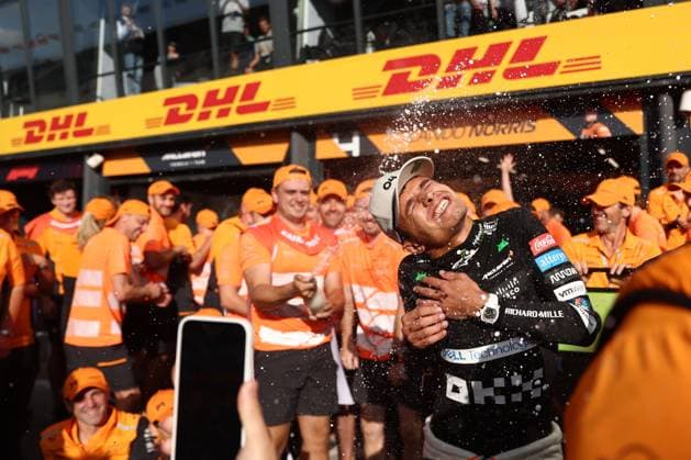F1 Grand Prix Of The Netherlands 2024 Lando Norris of McLaren celebrates with the team after the Formula 1 Grand Prix of The Netherlands at Circuit Zandvoort in Zandvoort, Netherlands on August 25, 2024. Zandvoort Netherlands  Copyright: xJakubxPorzyckix originalFilename:porzycki-f1grandp240825_npGLJ.jpg