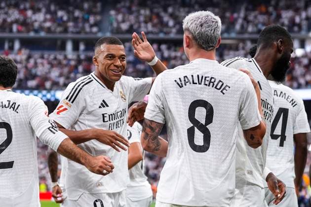 Sport Themen der Woche KW34 Sport Bilder des Tages August 25, 2024, Madrid, Madrid, SPAIN: Federico Valderde of Real Madrid celebrates a goal with teammates during the Spanish league, La Liga EA Sports, football match played between Real Madrid and Real Valladolid at Santiago Bernabeu stadium on August 25, 2024, in Madrid, Spain. Madrid SPAIN - ZUMAa181 20240825_zaa_a181_083 Copyright: xOscarxJxBarrosox